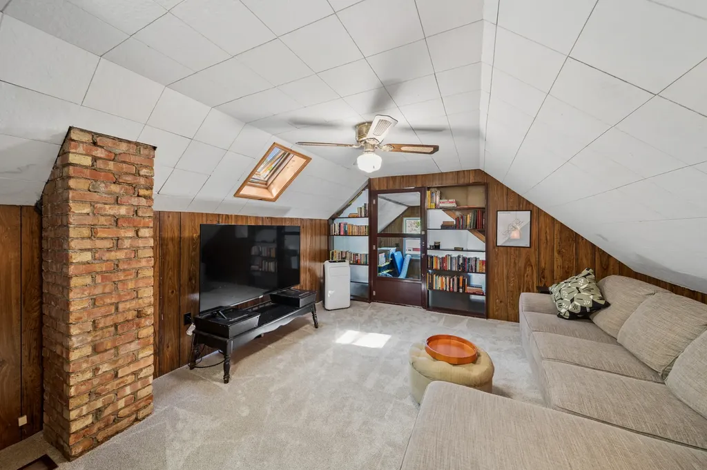 1330 South Wayside Drive Villa Park IL 60181