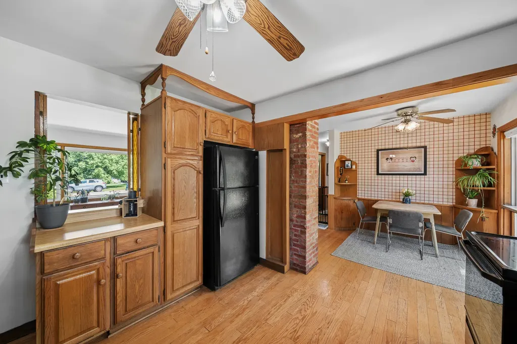 1330 South Wayside Drive Villa Park IL 60181