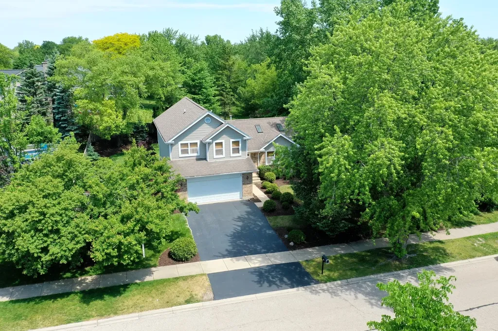 464 Farm Bridge Road Lake Zurich IL 60047