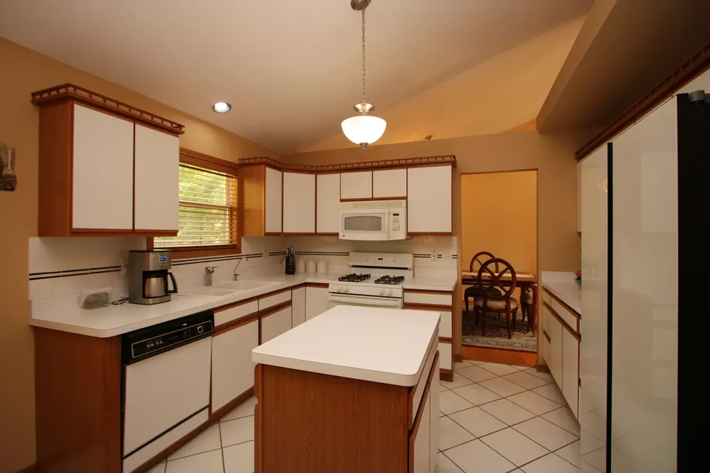 464 Farm Bridge Road Lake Zurich IL 60047
