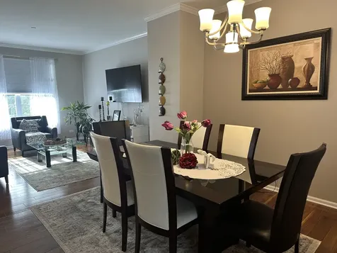 172 North East River Road Des Plaines IL 60016
