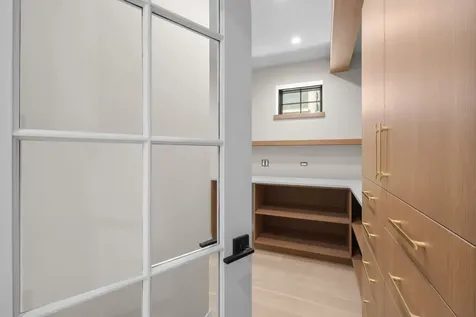 3936 North Claremont Avenue Chicago IL 60618