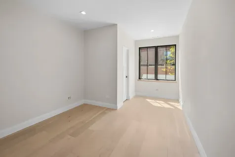 3936 North Claremont Avenue Chicago IL 60618