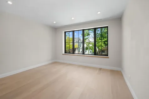 3936 North Claremont Avenue Chicago IL 60618