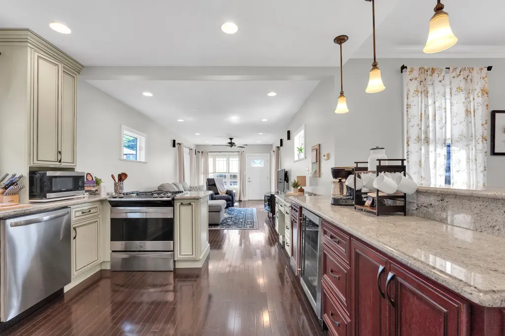 10520 South Hamilton Avenue Chicago IL 60643