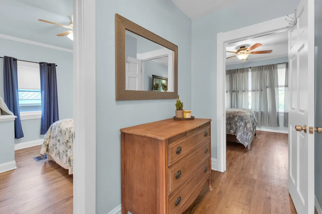 10520 South Hamilton Avenue Chicago IL 60643