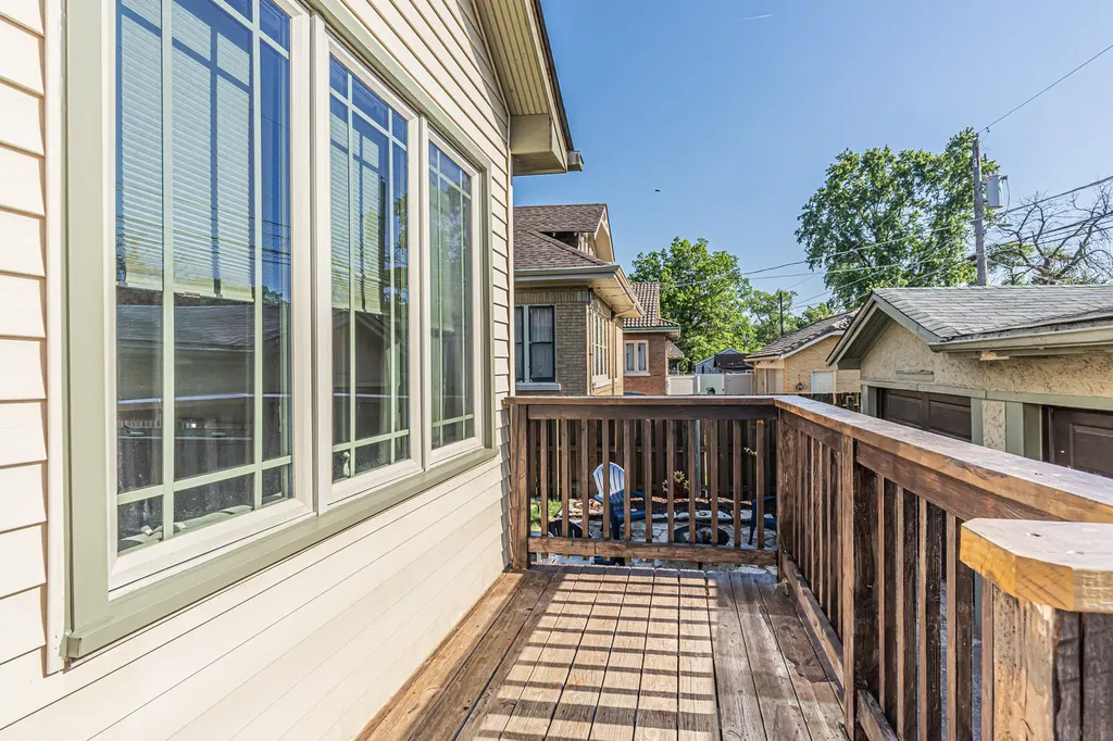 10520 South Hamilton Avenue Chicago IL 60643