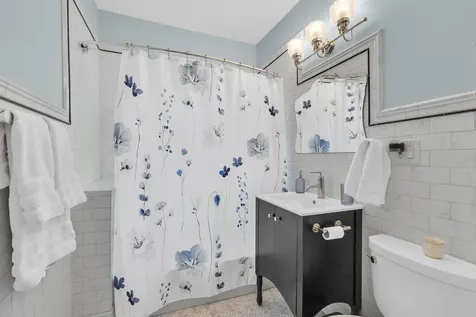 10520 South Hamilton Avenue Chicago IL 60643