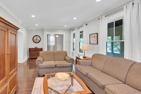 10520 South Hamilton Avenue Chicago IL 60643