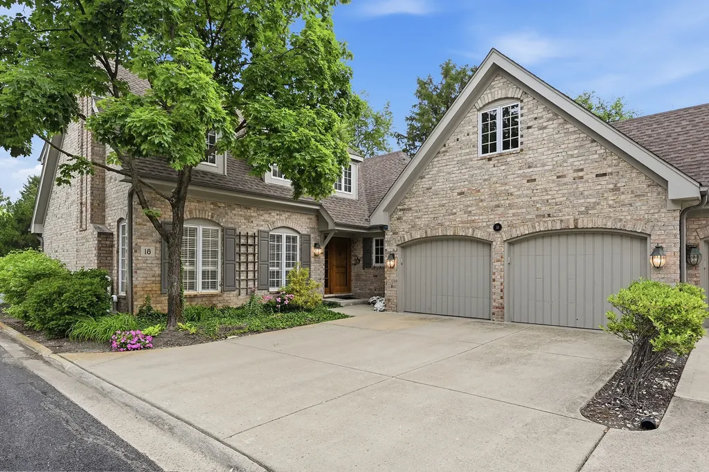 18 Tartan Ridge Road Burr Ridge IL 60527