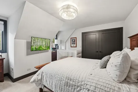 18 Tartan Ridge Road Burr Ridge IL 60527