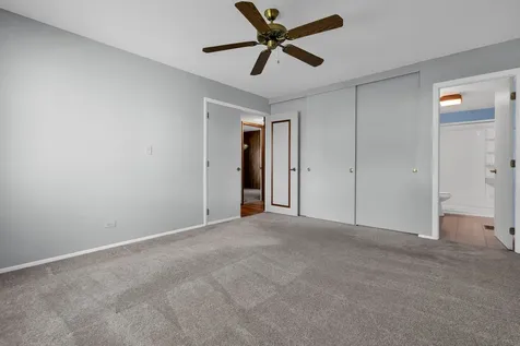 1272 Arlington Drive W Hanover Park IL 60133