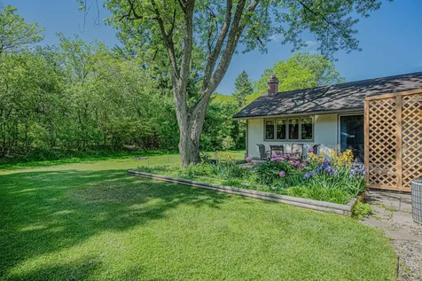 1272 Arlington Drive W Hanover Park IL 60133