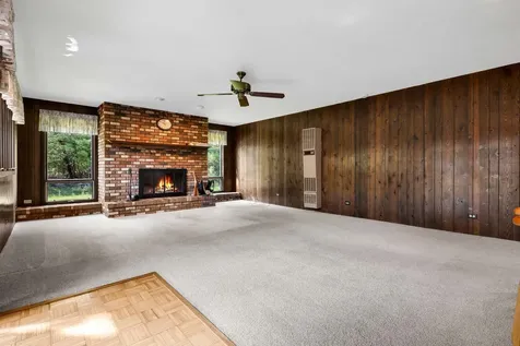 1272 Arlington Drive W Hanover Park IL 60133