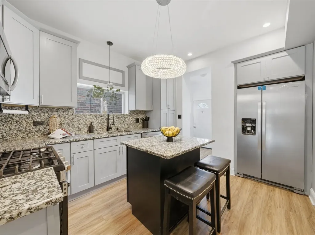 10203 South Sangamon Street Chicago IL 60643