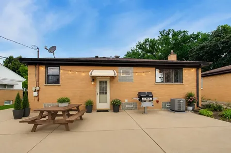 309 Wisconsin Drive Des Plaines IL 60016