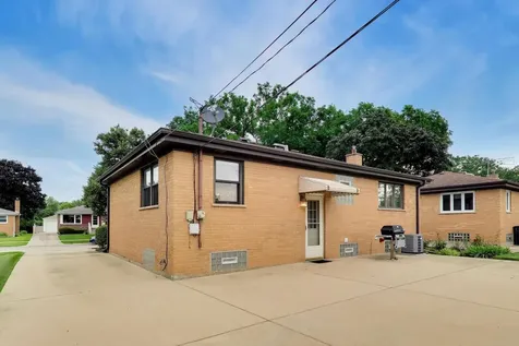 309 Wisconsin Drive Des Plaines IL 60016