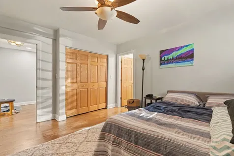 857 West Ainslie Street Chicago IL 60640