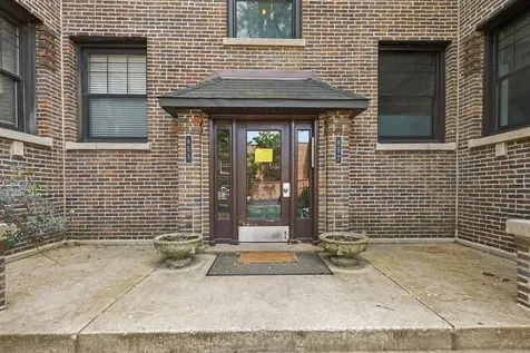 857 West Ainslie Street Chicago IL 60640