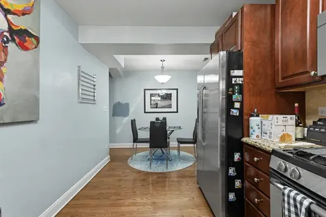 857 West Ainslie Street Chicago IL 60640