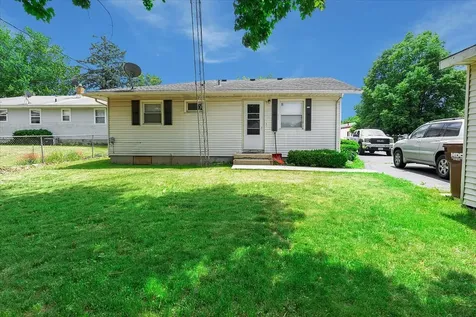 709 West Mckinley Street Harvard IL 60033