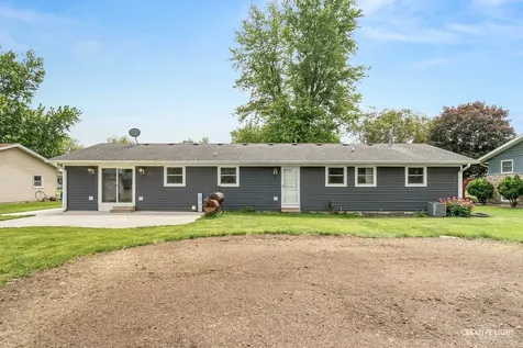 144 East Grant Street Leland IL 60531