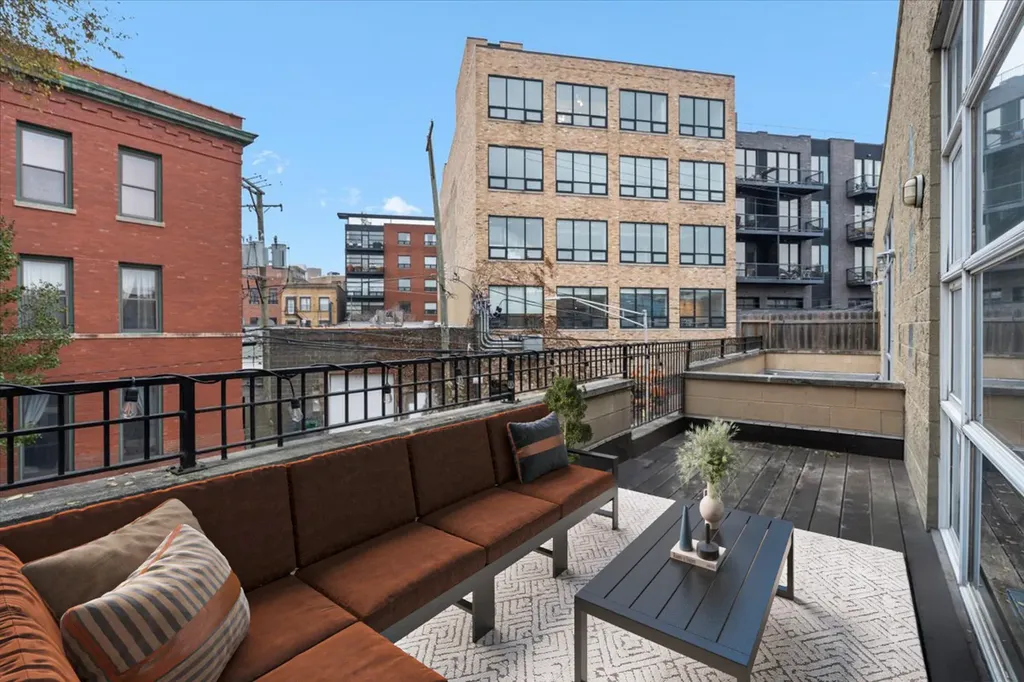 2016 West Concord Place Chicago IL 60647
