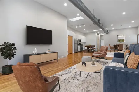 2016 West Concord Place Chicago IL 60647