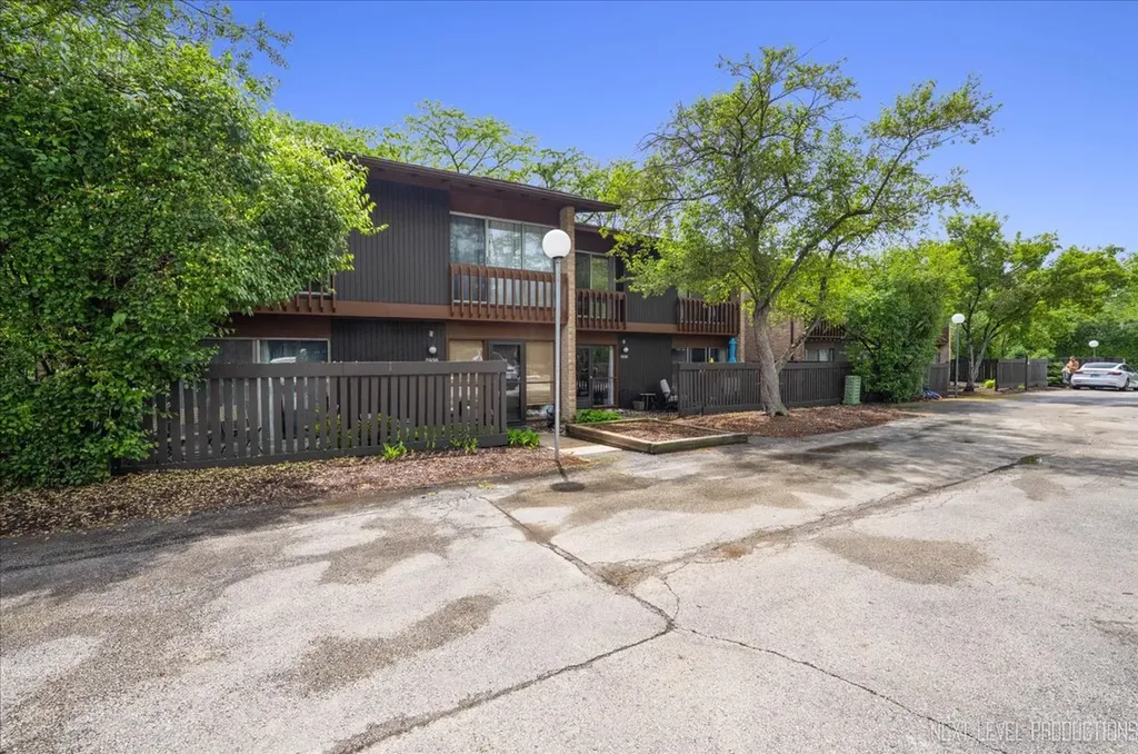 5936 Greenview Road Lisle IL 60532