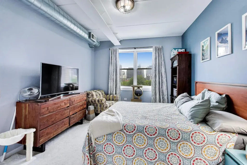 873 North Larrabee Street Chicago IL 60610