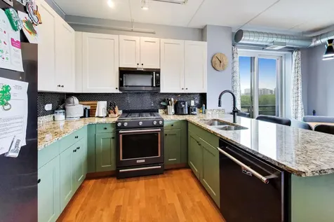 873 North Larrabee Street Chicago IL 60610