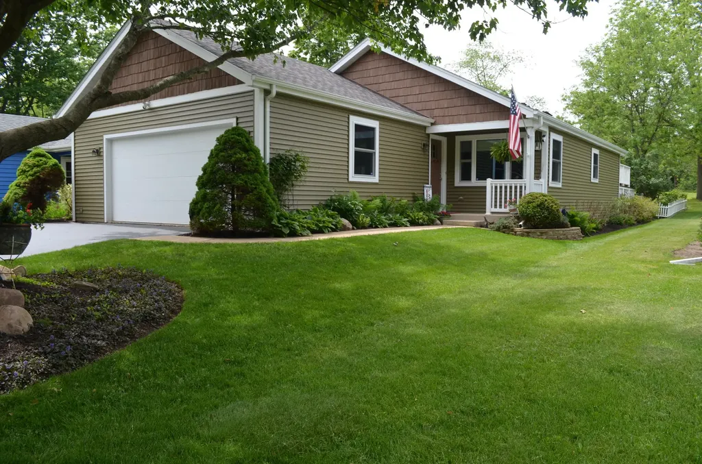 3813 Illinois Street Crystal Lake IL 60014