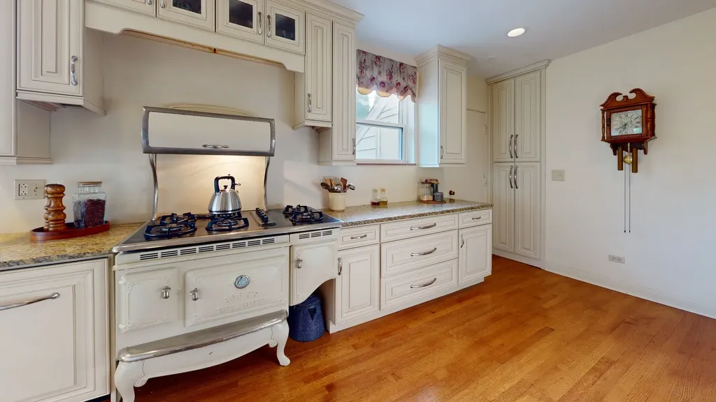 315 East Union Avenue Wheaton IL 60187