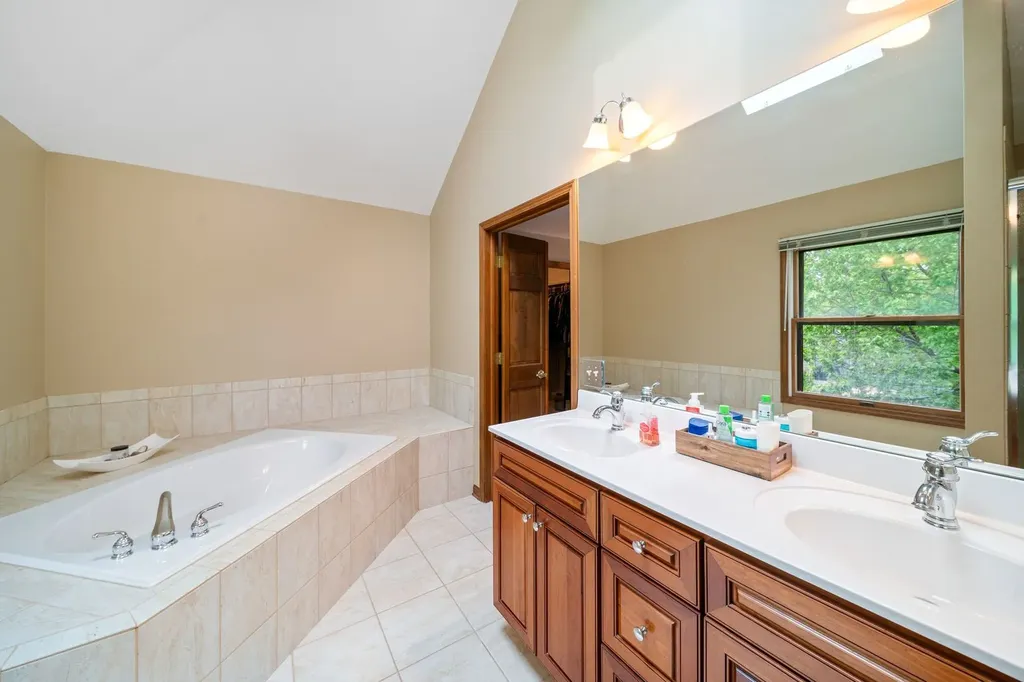 2405 Cimarron Court Naperville IL 60565