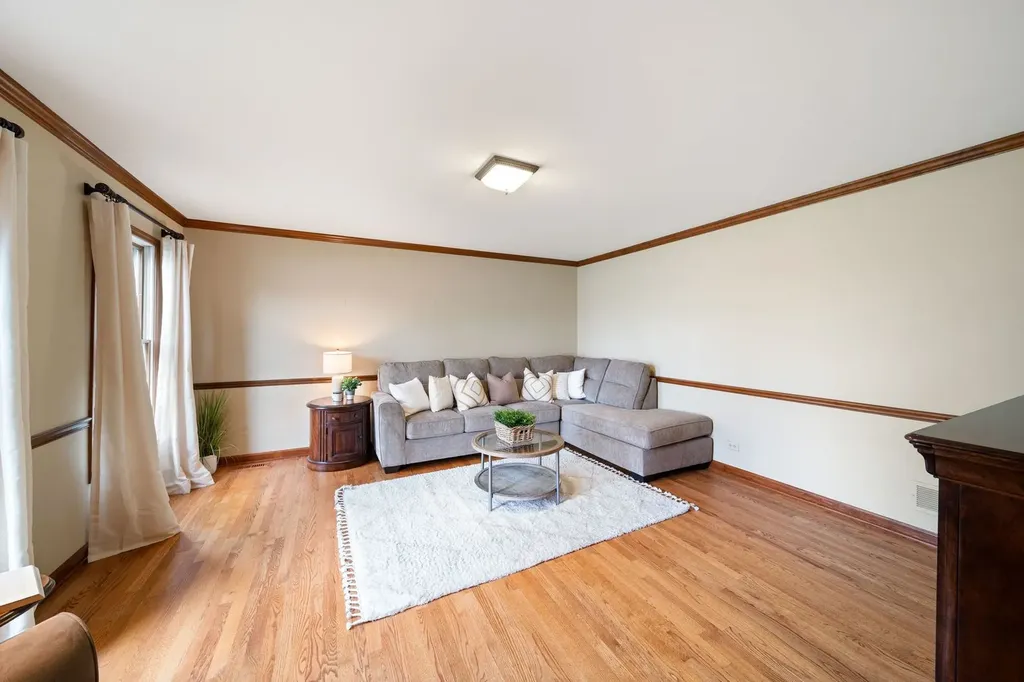 2405 Cimarron Court Naperville IL 60565