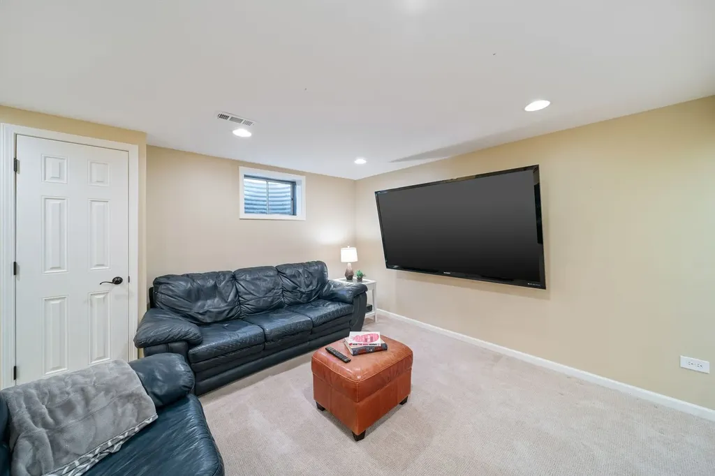 2405 Cimarron Court Naperville IL 60565
