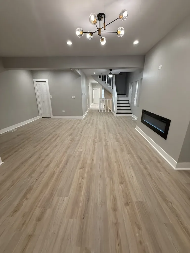 8219 South Honore Street Chicago IL 60620