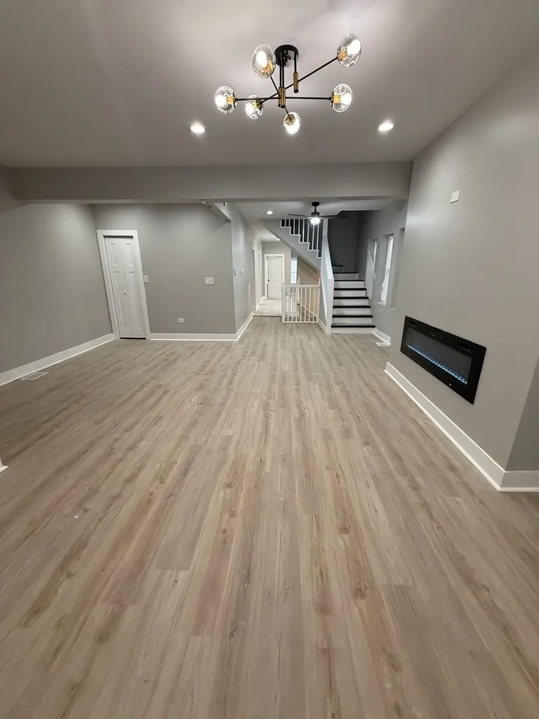 8219 South Honore Street Chicago IL 60620