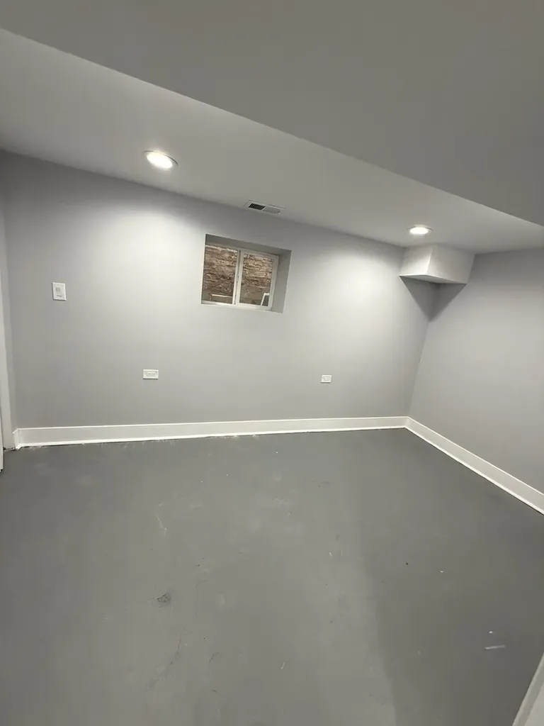 8219 South Honore Street Chicago IL 60620