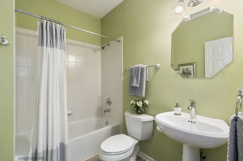 591 West Rosiland Drive Palatine IL 60074