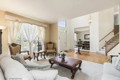591 West Rosiland Drive Palatine IL 60074