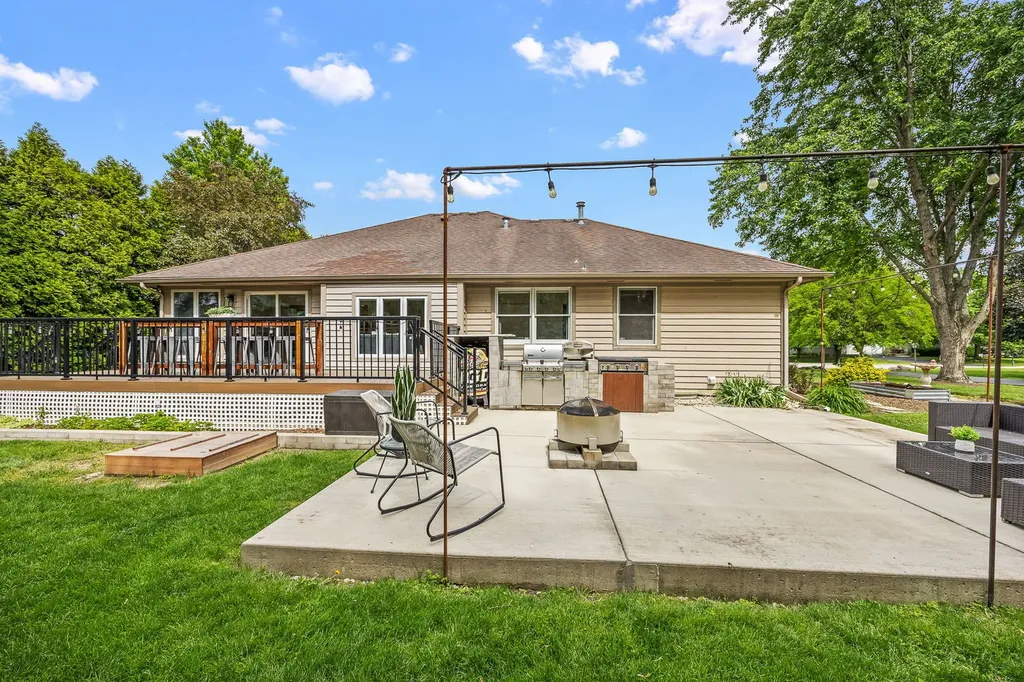 1680 Logan Street Roselle IL 60172
