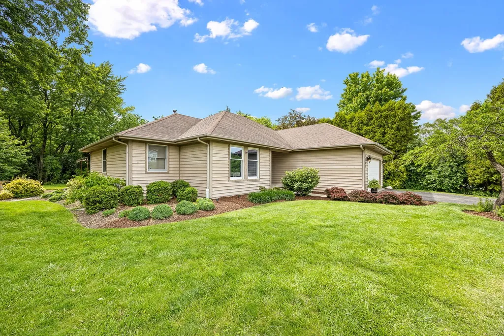 1680 Logan Street Roselle IL 60172