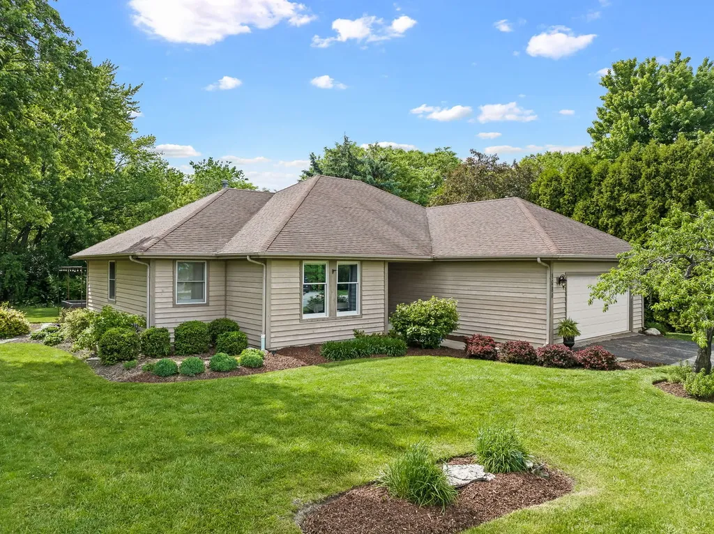1680 Logan Street Roselle IL 60172