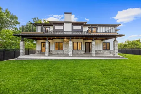 1801 North Clarence Avenue Arlington Heights IL 60004