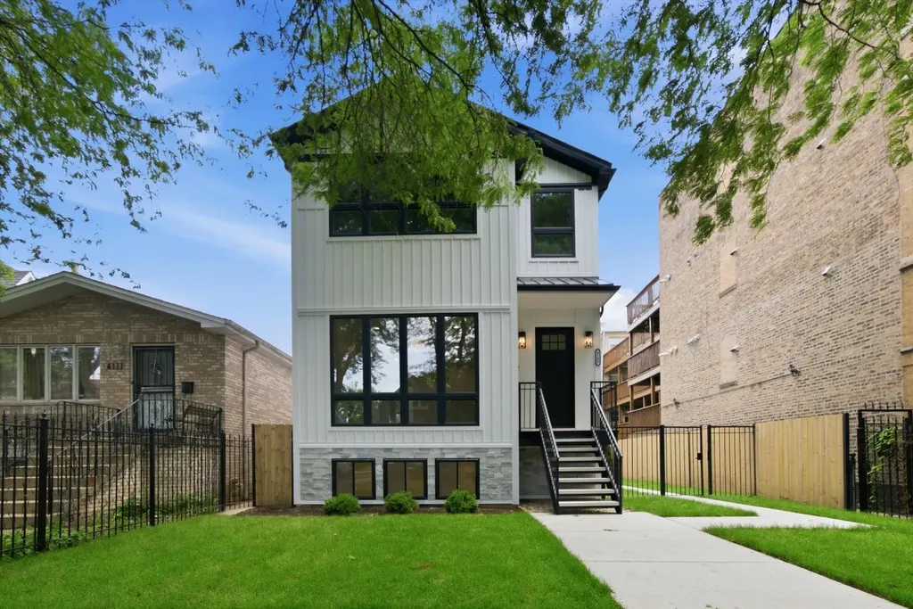 4109 North Lawndale Avenue Chicago IL 60618