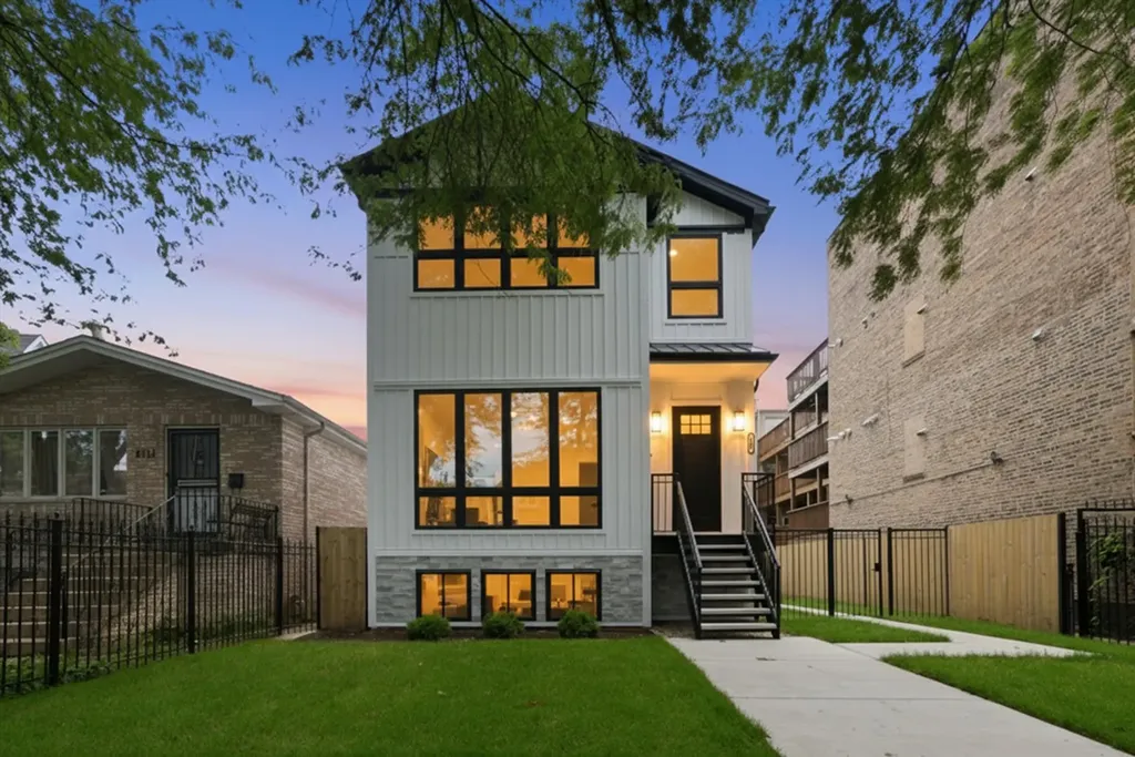 4109 North Lawndale Avenue Chicago IL 60618