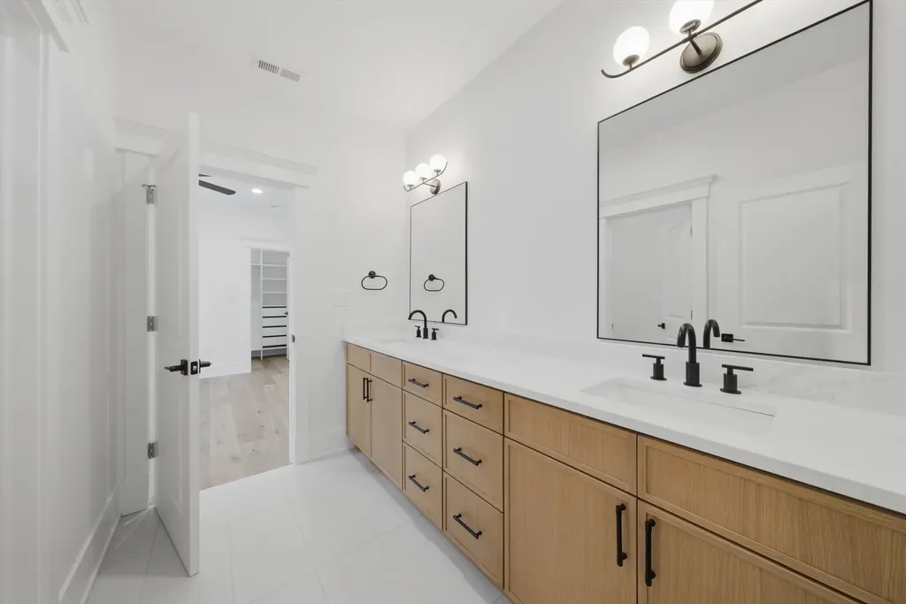 4109 North Lawndale Avenue Chicago IL 60618