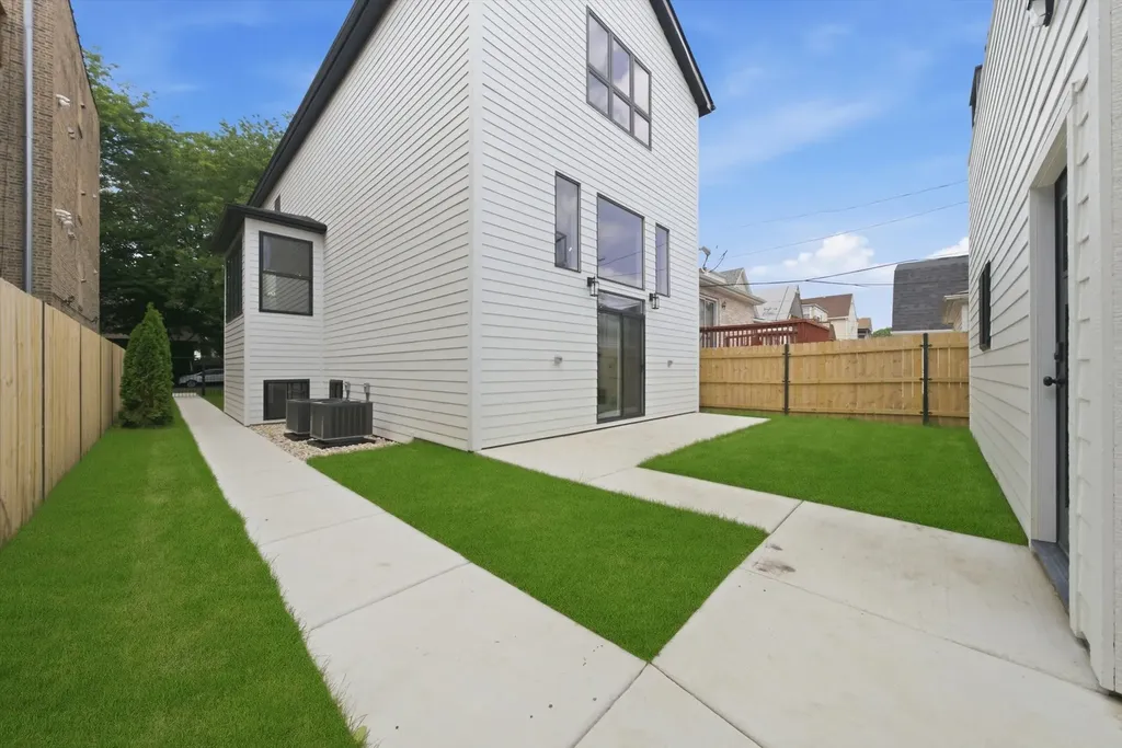 4109 North Lawndale Avenue Chicago IL 60618