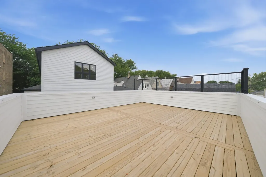 4109 North Lawndale Avenue Chicago IL 60618